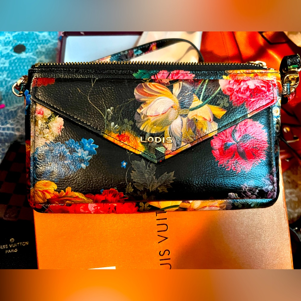 Crossbody wallet, purse block with flowers